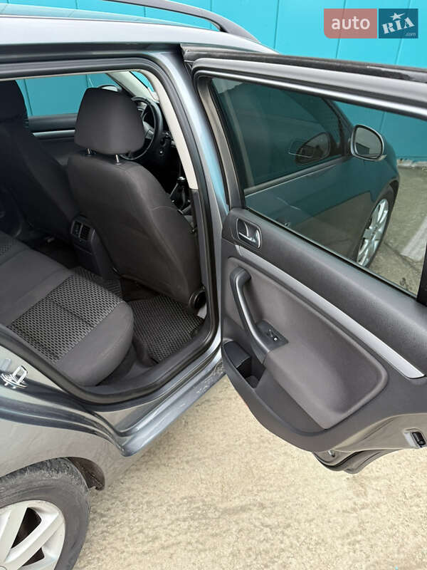 Универсал Volkswagen Golf 2011 в Белой Церкви