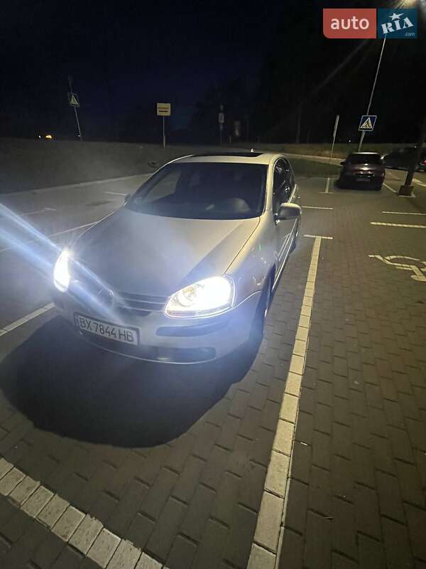 Хэтчбек Volkswagen Golf 2008 в Шепетовке