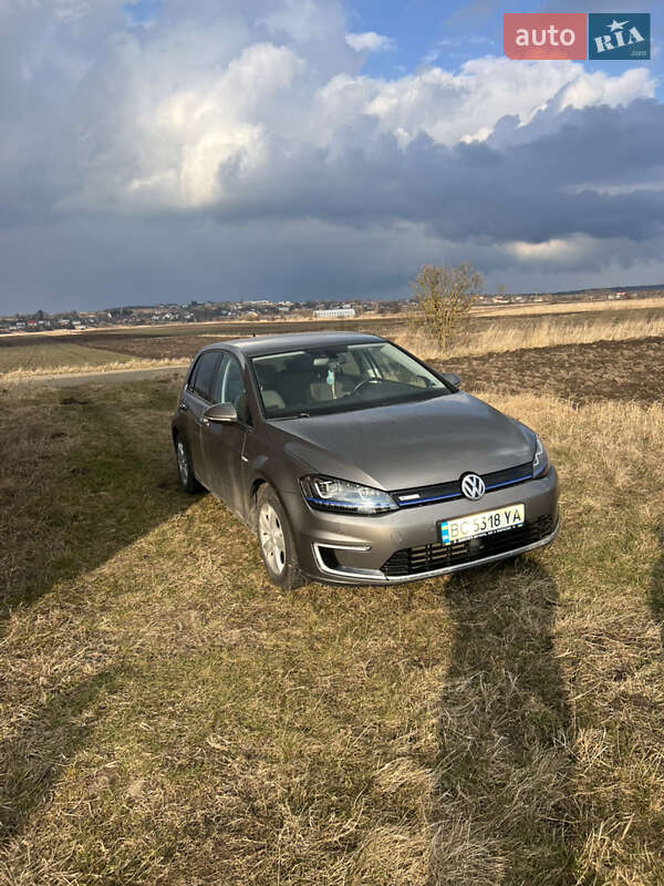 Хэтчбек Volkswagen Golf 2014 в Львове