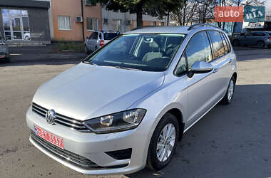 Хэтчбек Volkswagen Golf 2015 в Ровно