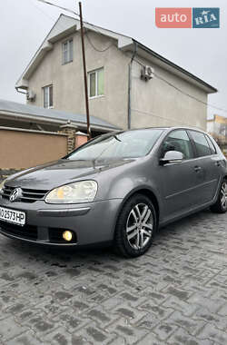 Хэтчбек Volkswagen Golf 2007 в Ужгороде