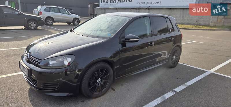 Хетчбек Volkswagen Golf 2010 в Києві