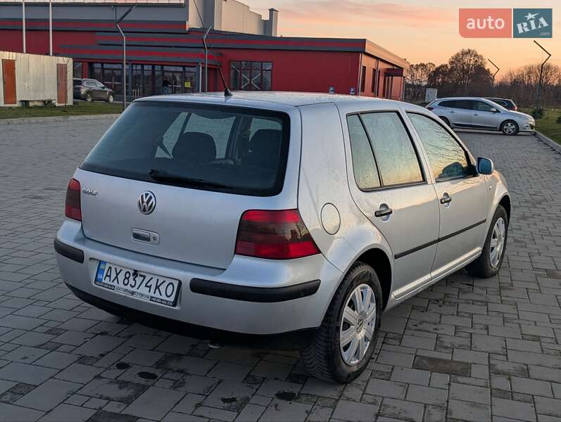 Хэтчбек Volkswagen Golf 2001 в Здолбунове