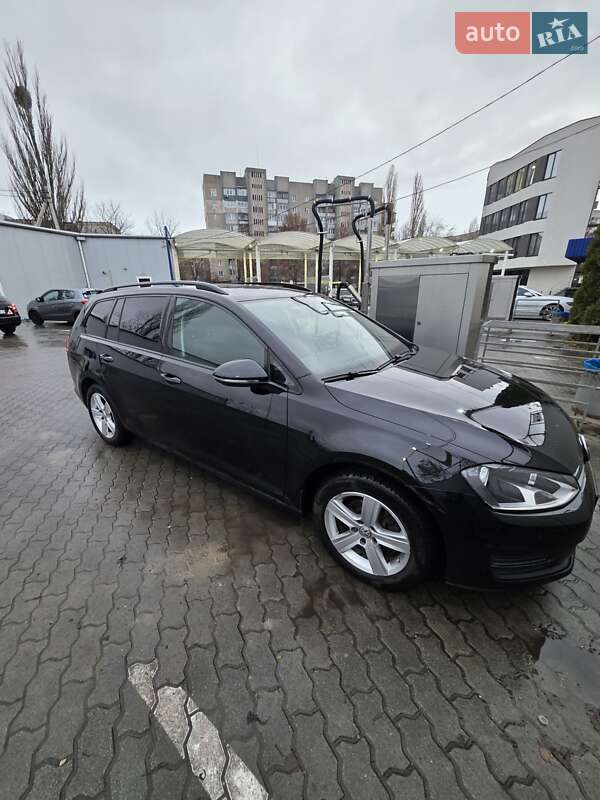 Універсал Volkswagen Golf 2015 в Луцьку