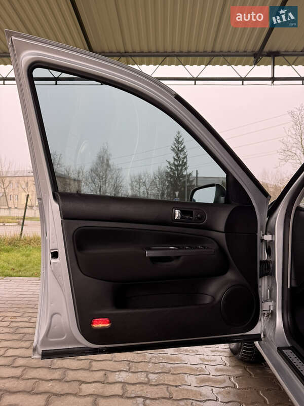 Хетчбек Volkswagen Golf 2003 в Чемерівцях фото 7 Хетчбек Volkswagen Golf 2003 в Чемерівцях