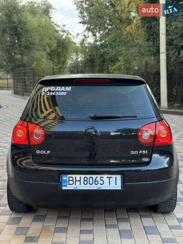 Хэтчбек Volkswagen Golf 2004 в Измаиле