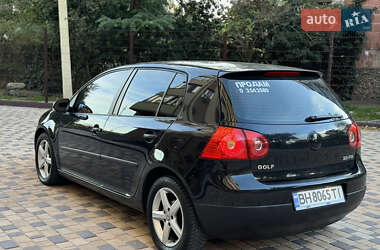 Хэтчбек Volkswagen Golf 2004 в Измаиле