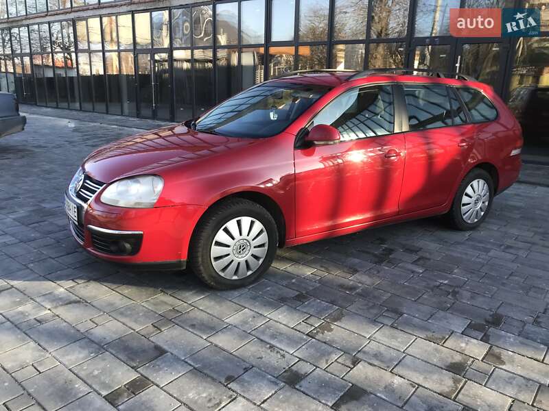 Універсал Volkswagen Golf 2009 в Рівному