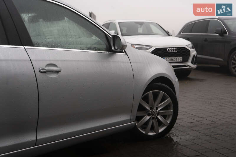 Универсал Volkswagen Golf 2010 в Ужгороде