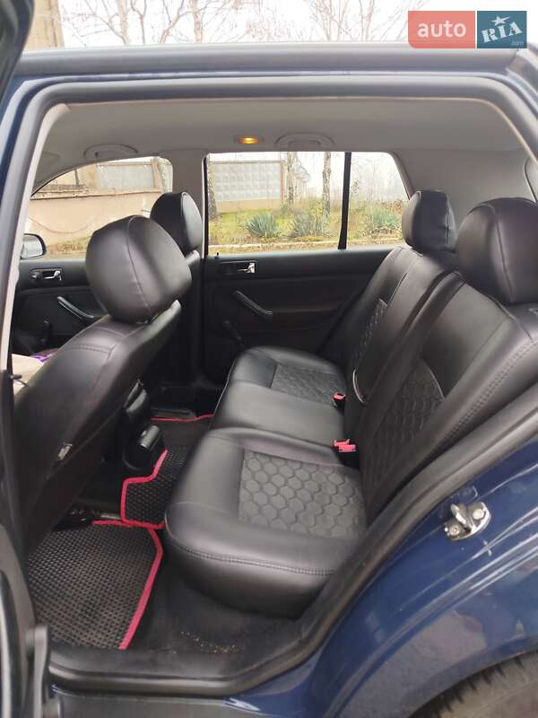 Хэтчбек Volkswagen Golf 1998 в Одессе