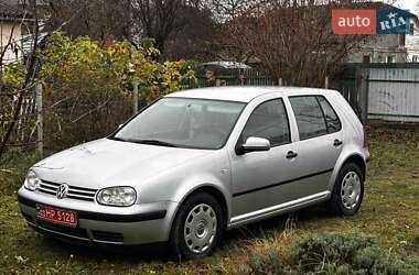 Хэтчбек Volkswagen Golf 2002 в Красилове