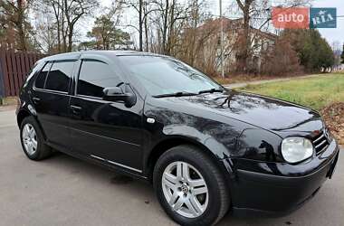 Хэтчбек Volkswagen Golf 2003 в Шостке