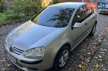 Хетчбек Volkswagen Golf 2004 в Хусті