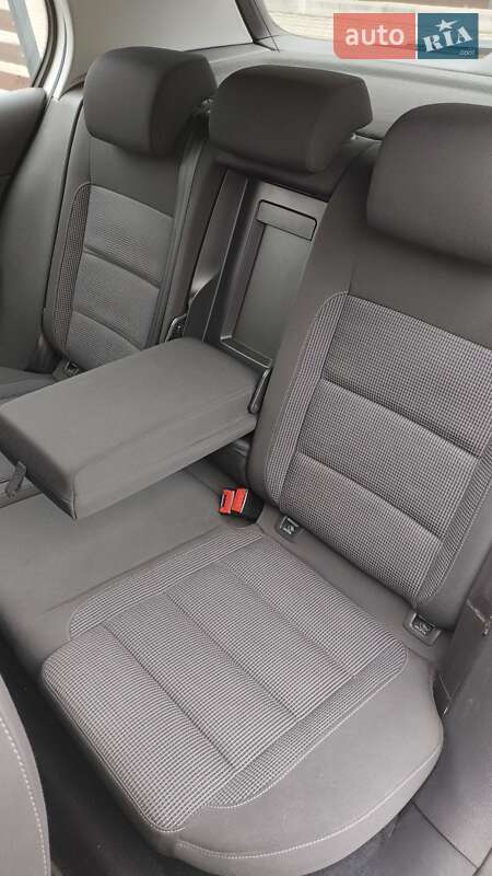 Хэтчбек Volkswagen Golf 2011 в Ирпене