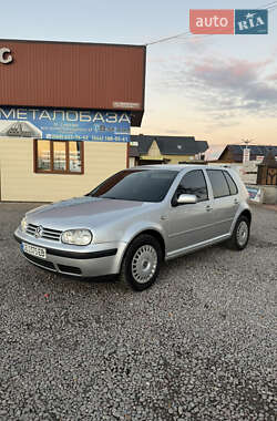 Хэтчбек Volkswagen Golf 2000 в Снятине