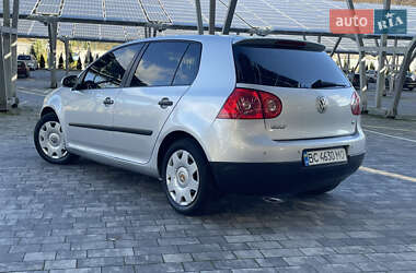 Хэтчбек Volkswagen Golf 2004 в Львове