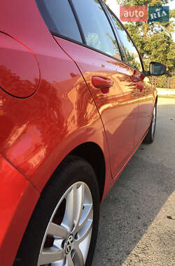 Хетчбек Volkswagen Golf 2010 в Тисмениці