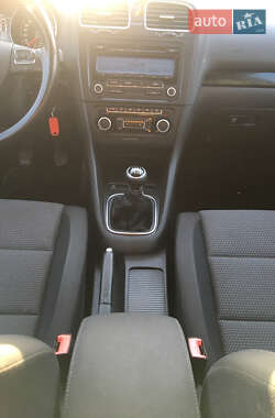 Хетчбек Volkswagen Golf 2010 в Тисмениці