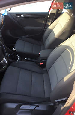 Хетчбек Volkswagen Golf 2010 в Тисмениці