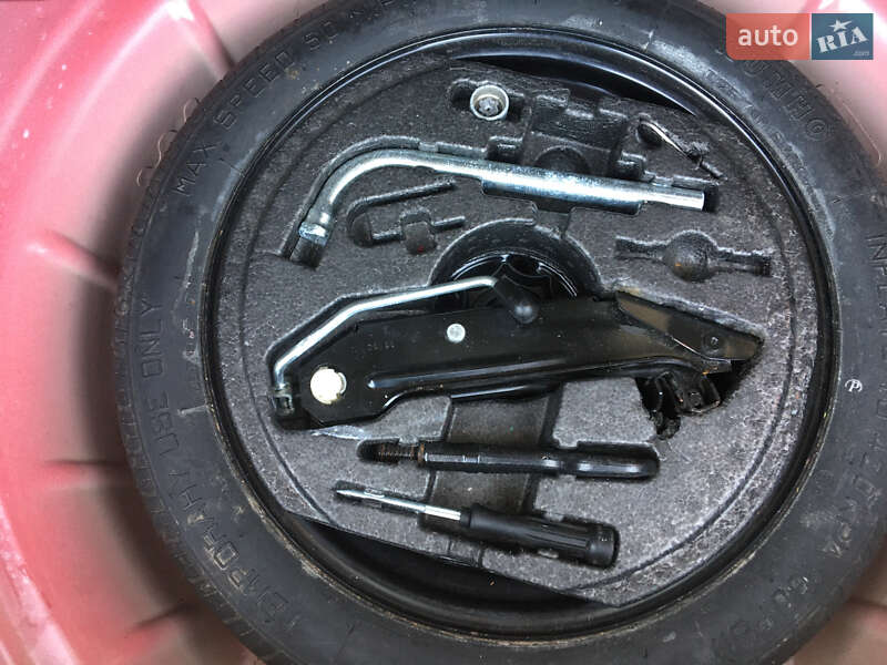 Хэтчбек Volkswagen Golf 2010 в Тысменице