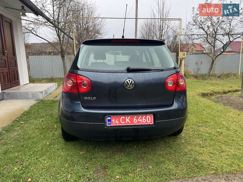 Хэтчбек Volkswagen Golf 2007 в Сторожинце