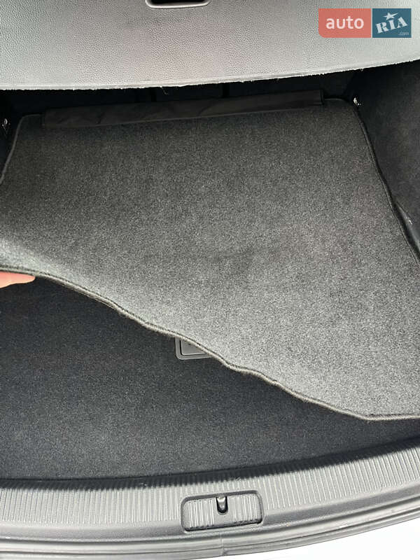 Универсал Volkswagen Golf 2011 в Черновцах