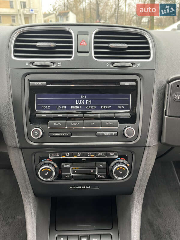 Универсал Volkswagen Golf 2011 в Черновцах