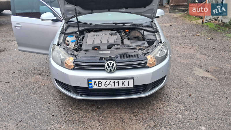 Универсал Volkswagen Golf 2009 в Томашполе