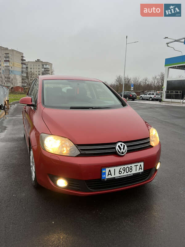 Хэтчбек Volkswagen Golf 2010 в Шостке