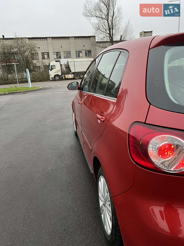 Хэтчбек Volkswagen Golf 2010 в Шостке