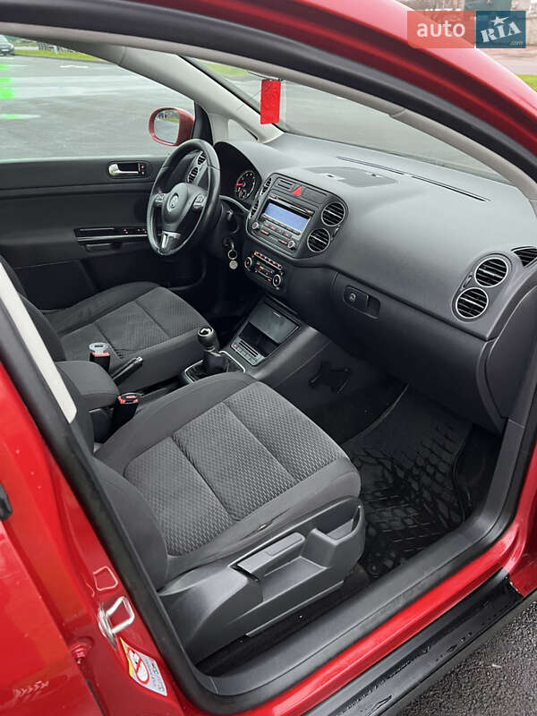 Хэтчбек Volkswagen Golf 2010 в Шостке