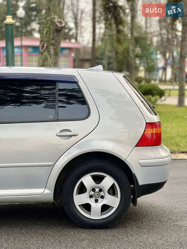 Хэтчбек Volkswagen Golf 1998 в Харькове