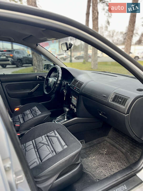 Хэтчбек Volkswagen Golf 1998 в Харькове