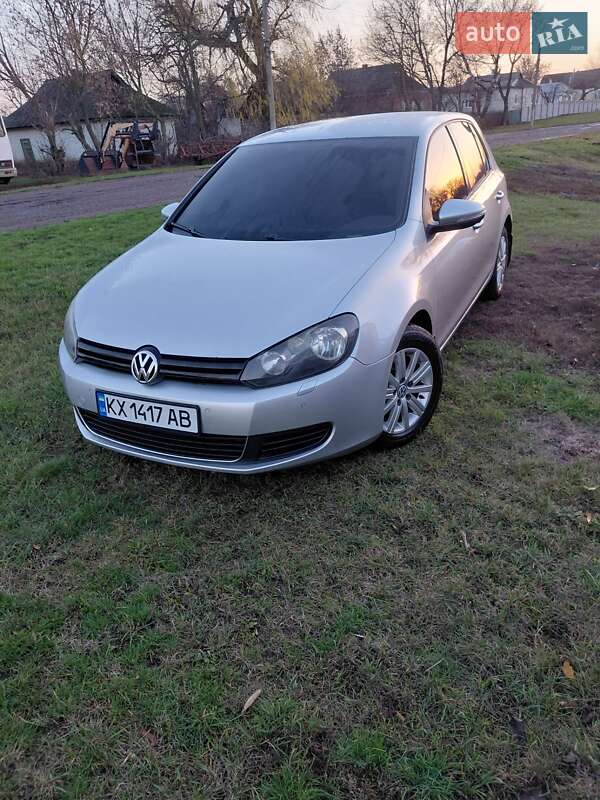 Хэтчбек Volkswagen Golf 2009 в Сахновщине