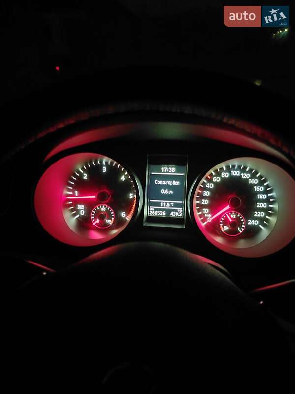 Хэтчбек Volkswagen Golf 2009 в Сахновщине