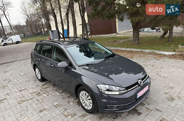 Універсал Volkswagen Golf 2017 в Дніпрі