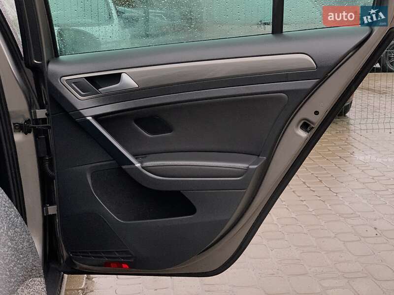 Хэтчбек Volkswagen Golf 2013 в Бердичеве