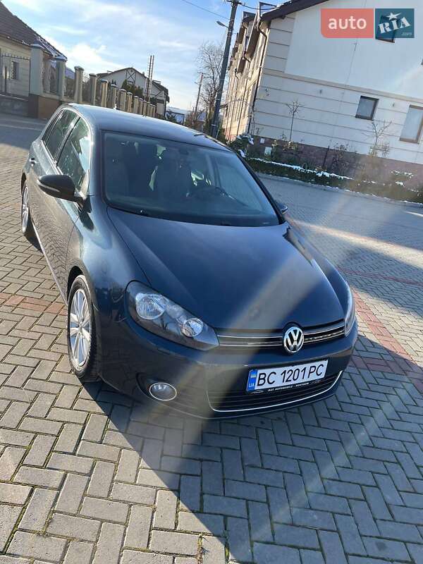 Хэтчбек Volkswagen Golf 2011 в Золочеве