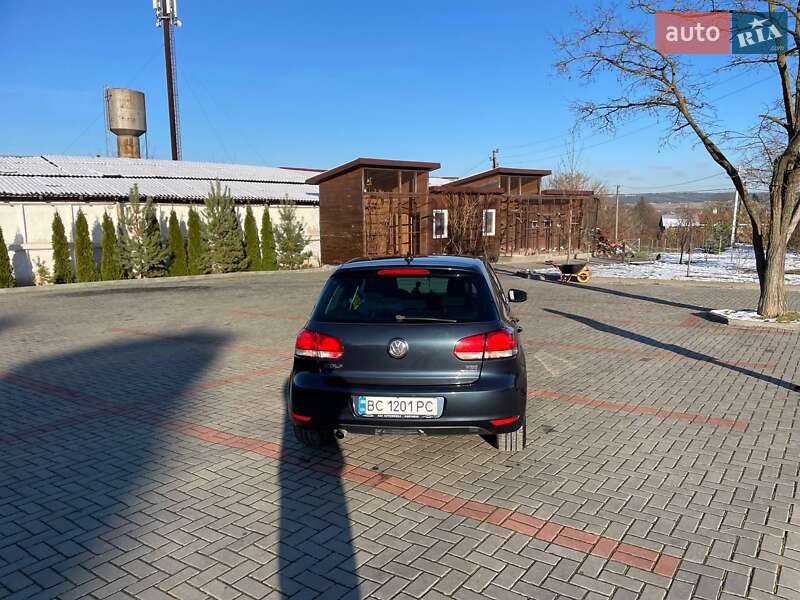Хэтчбек Volkswagen Golf 2011 в Золочеве