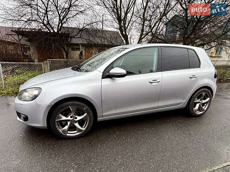 Хэтчбек Volkswagen Golf 2009 в Староконстантинове