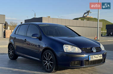 Хэтчбек Volkswagen Golf 2005 в Новой Одессе