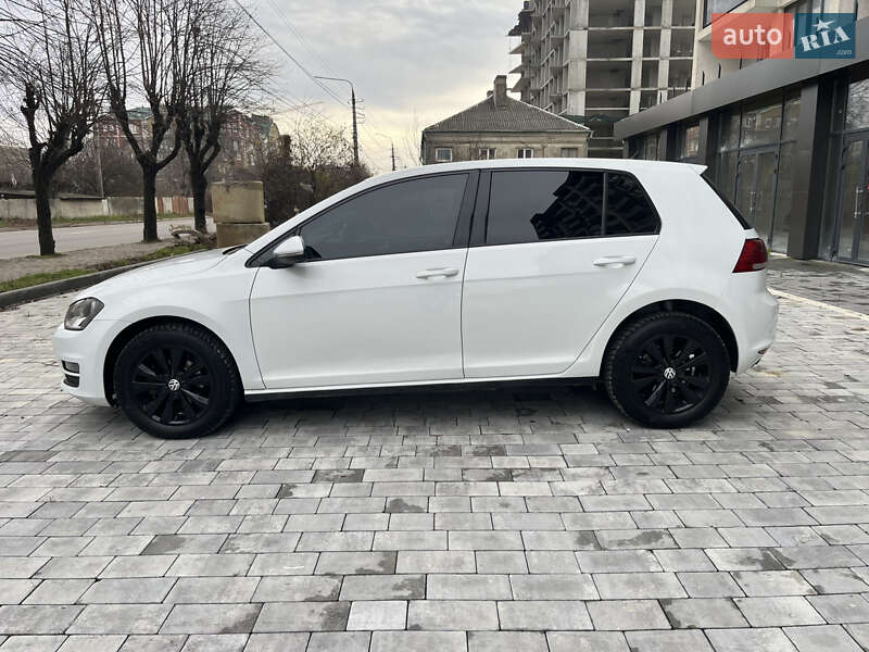 Хетчбек Volkswagen Golf 2014 в Чернівцях