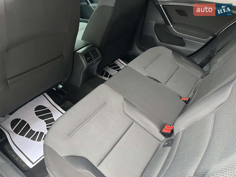 Хетчбек Volkswagen Golf 2014 в Чернівцях