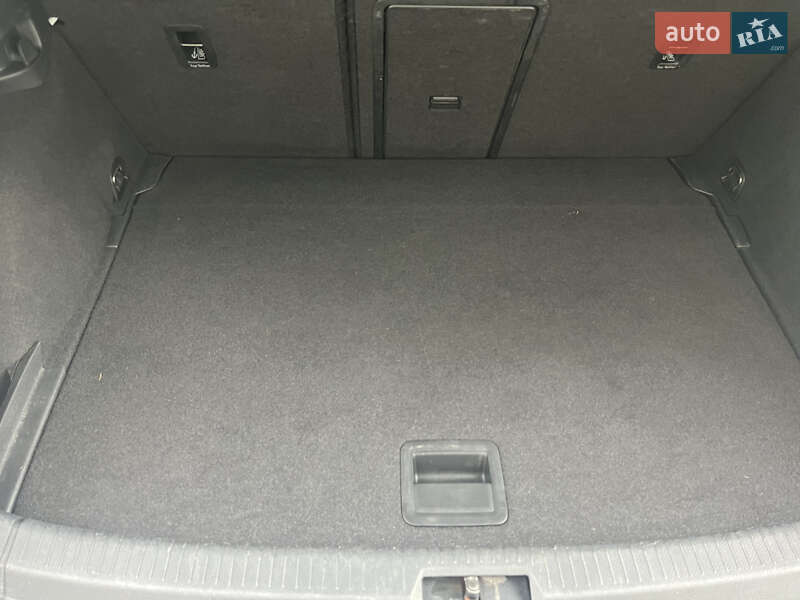 Хетчбек Volkswagen Golf 2014 в Чернівцях