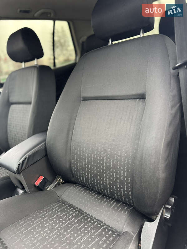 Хетчбек Volkswagen Golf 2003 в Борщеві