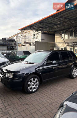 Хэтчбек Volkswagen Golf 2002 в Киеве