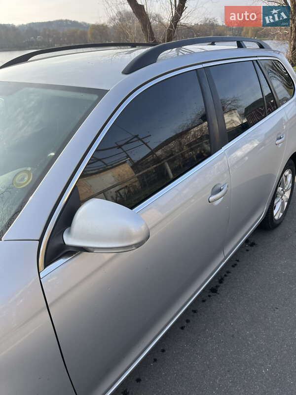 Универсал Volkswagen Golf 2012 в Киеве