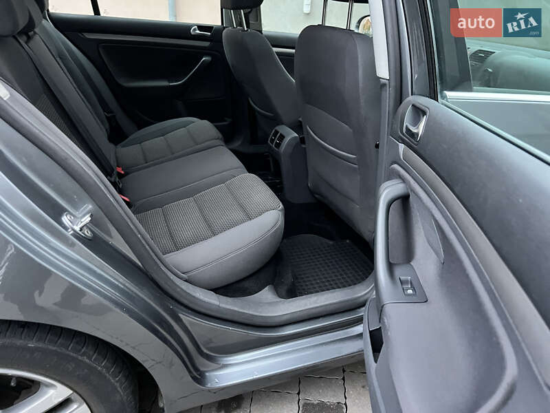 Универсал Volkswagen Golf 2009 в Мукачево