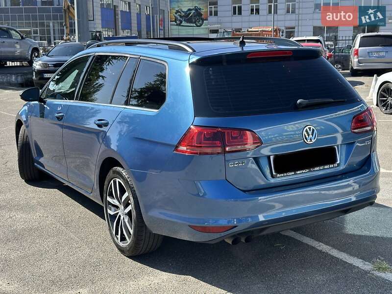 Универсал Volkswagen Golf 2016 в Киеве