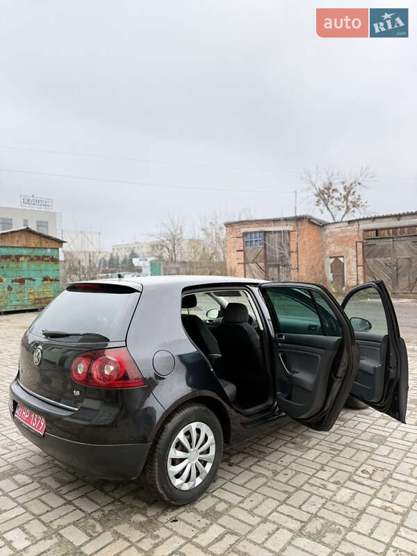 Хэтчбек Volkswagen Golf 2009 в Сумах